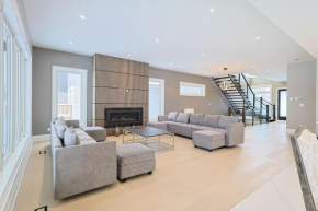 Modern 6 Bedroom Masterpiece in Niagara Falls